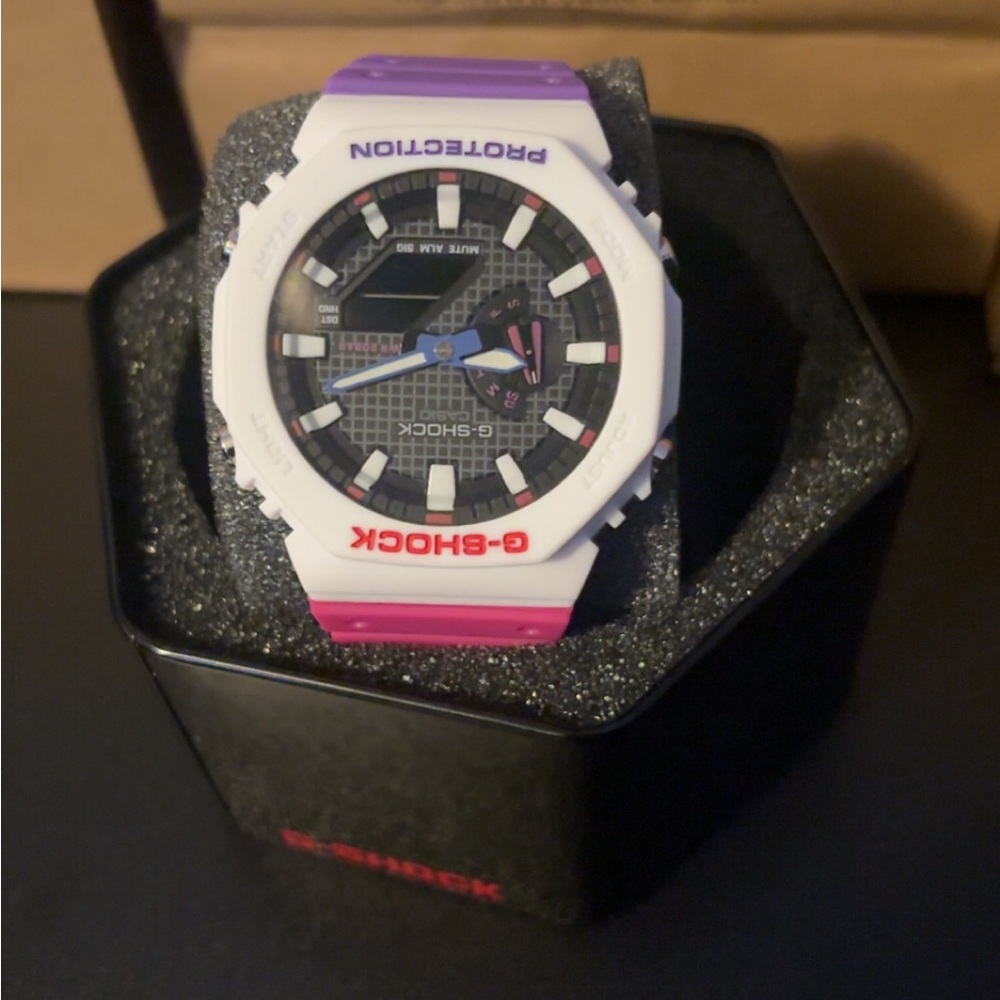 Casio G-Shock White Watch with Rainbow Gradient Dial - Picture 4 of 4